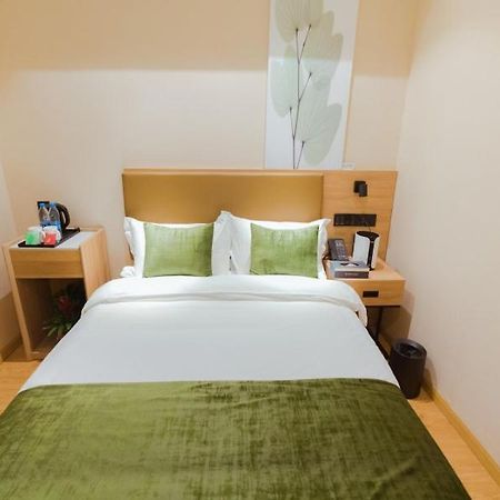 Greentree Inn Shanghai Huangxing Park Subway Station Express Hotel Xangai Exterior foto
