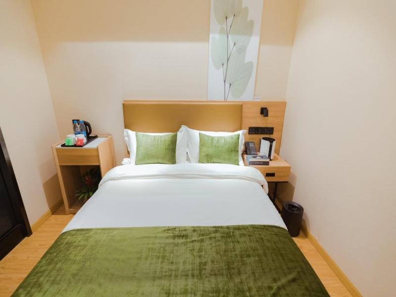 Greentree Inn Shanghai Huangxing Park Subway Station Express Hotel Xangai Exterior foto